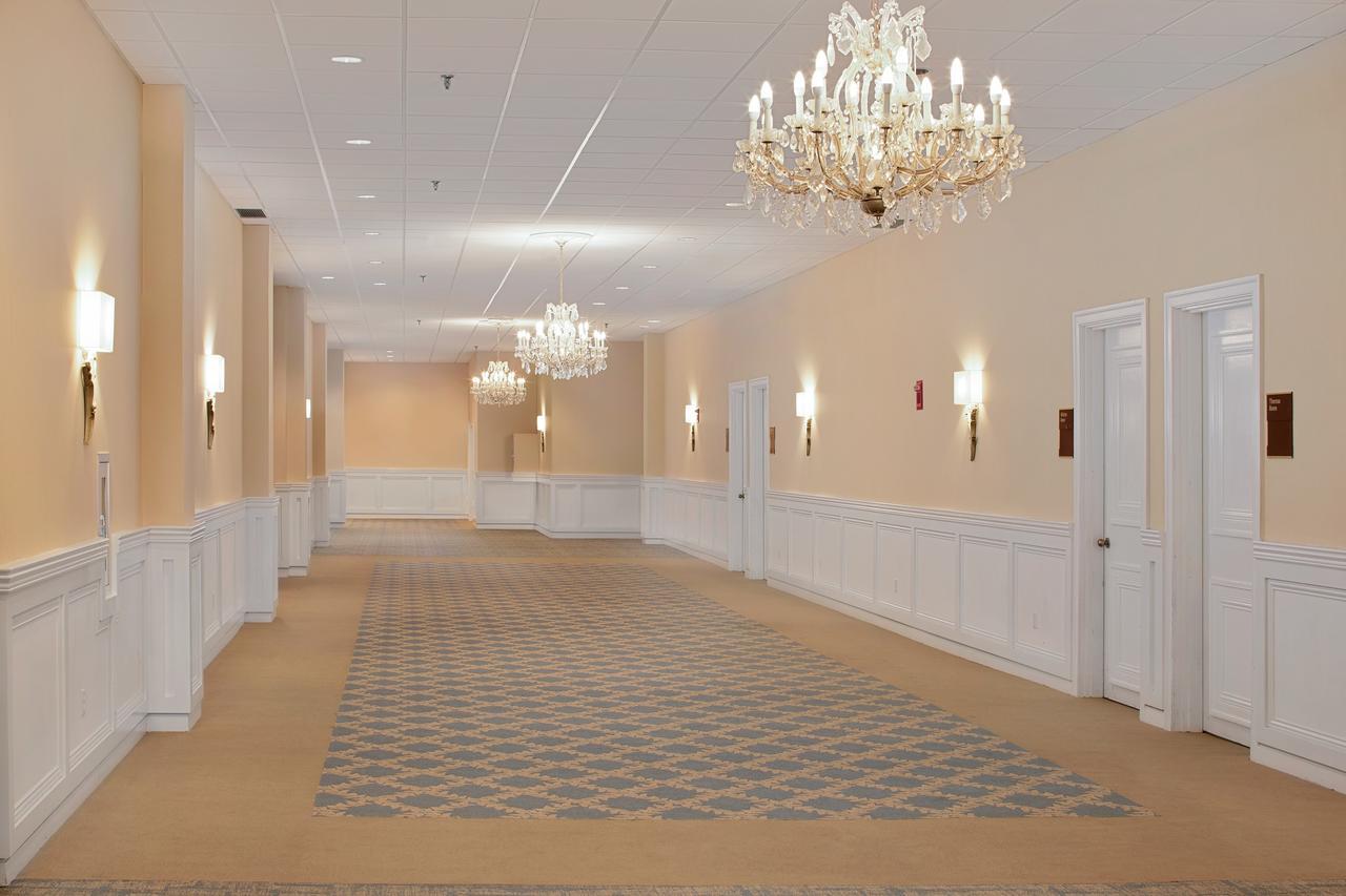 Westford Regency Inn & Conference Center Exterior foto